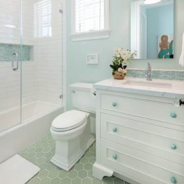 Origami Mosaic Vesper and Old Fashioned Hex bathroom • Design by Jennifer Allison - Photography by Jaime Solano